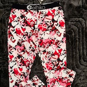 Ethika NWT Women’s leggings medium love hearts valentines